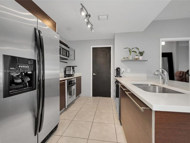 Apartment for sale  Unit #4019 - photo 7436983