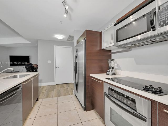 Apartment for sale  Unit #4019 - photo 7436984