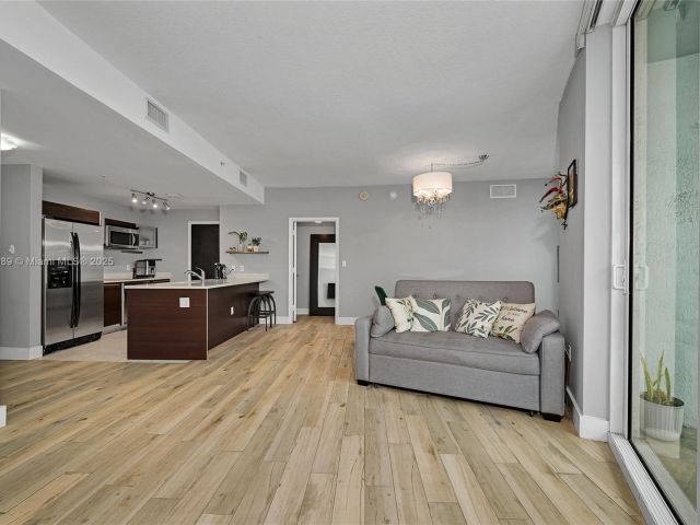 Apartment for sale  Unit #4019 - photo 7436986