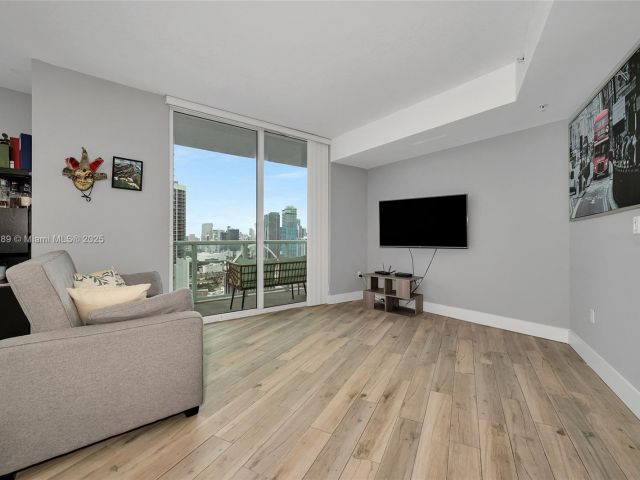 Apartment for sale  Unit #4019 - photo 7436987