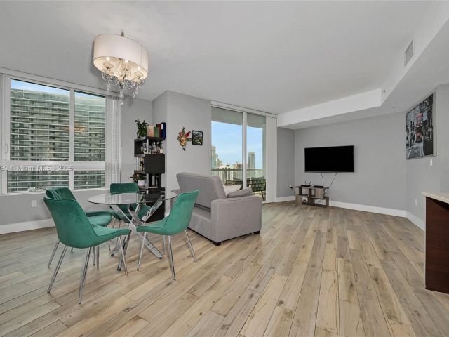 Apartment for sale  Unit #4019 - photo 7436990