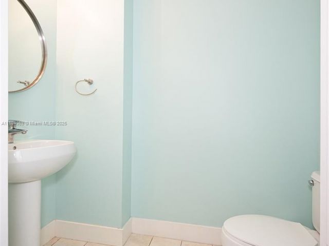 Apartment for sale  Unit #4019 - photo 7436992