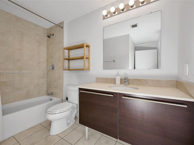 Apartment for sale  Unit #4019 - photo 7436996