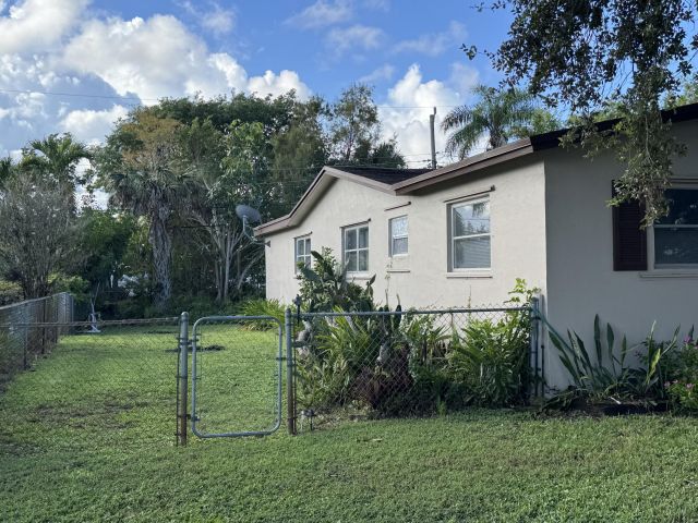 Home for sale at 8970 SW 53rd Street - photo 6653348