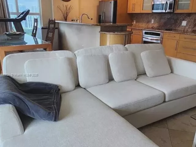 3-bedroom condo for sale in Sunny Isles Beach - 17555 SW Atlantic Blvd PH2 - MondialRealty