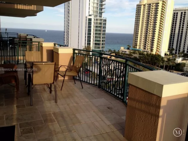 3-bedroom condo for sale in Sunny Isles Beach - 17555 SW Atlantic Blvd PH2 - MondialRealty