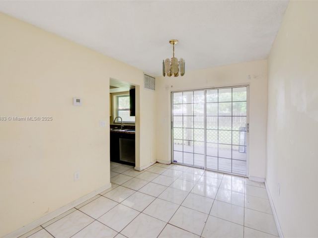 3-bedroom home for sale in Hollywood - 2900 N 73rd Ave - MondialRealty