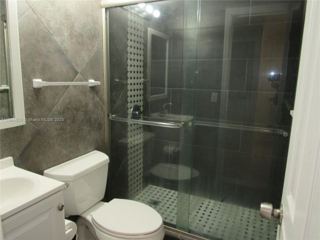 3-bedroom home for rent in Fort Lauderdale - 440 NW 15TH Avenue - MondialRealty