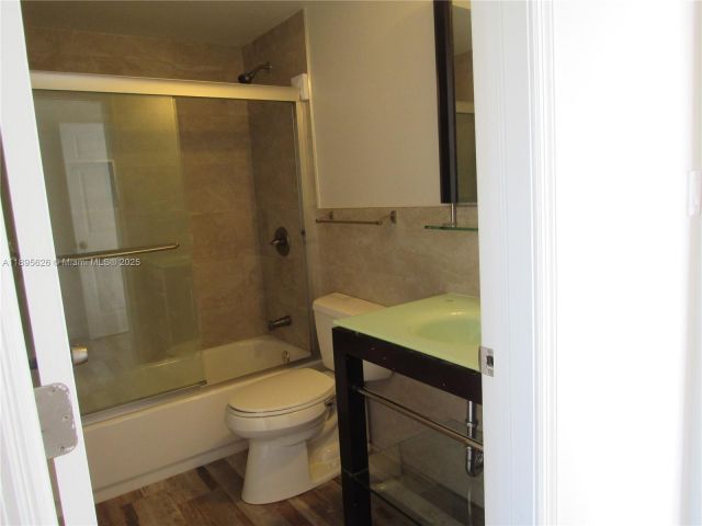 3-bedroom home for rent in Fort Lauderdale - 440 NW 15TH Avenue - MondialRealty