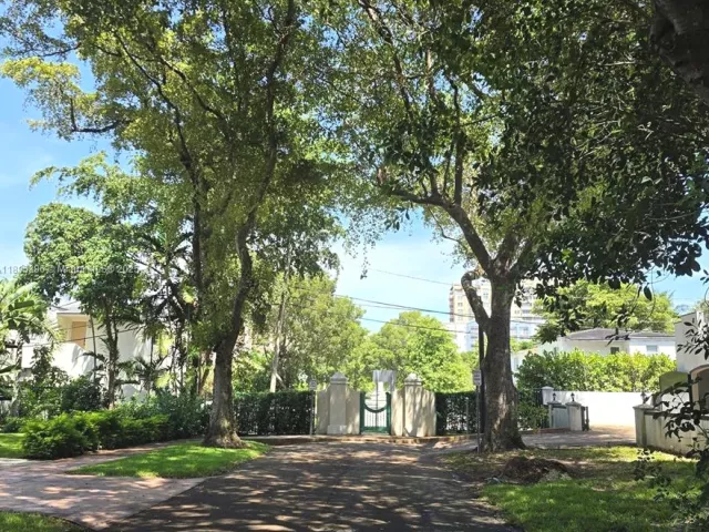 2-bedroom home for sale in Coral Gables - 103 Romano Ave - MondialRealty