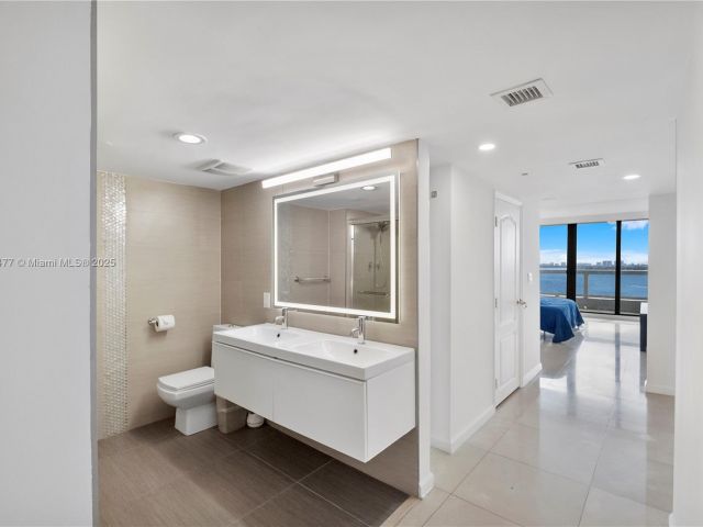 Apartment for rent  Unit #A-1733 - photo 6696141