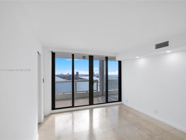 Apartment for rent  Unit #A-1733 - photo 6696143