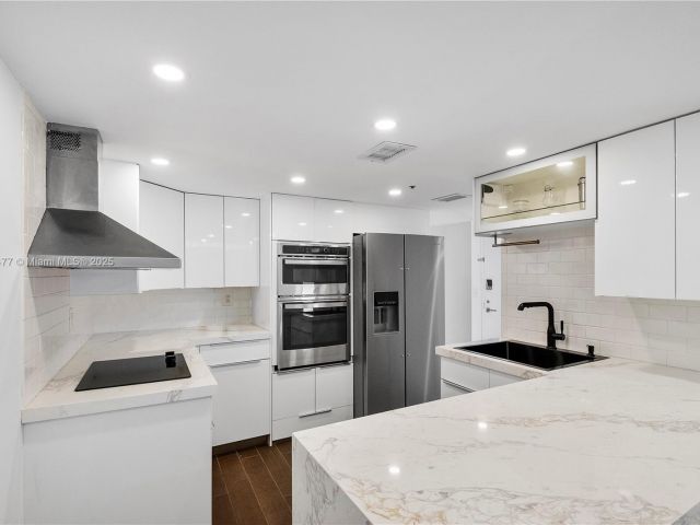 Apartment for rent  Unit #A-1733 - photo 6696148