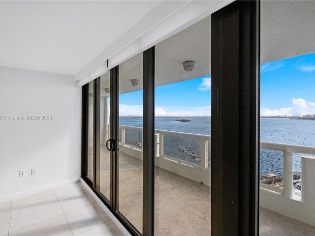 Apartment for rent  Unit #A-1733 - photo 6696149