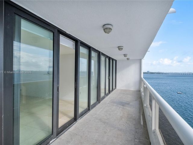 Apartment for rent  Unit #A-1733 - photo 6696151