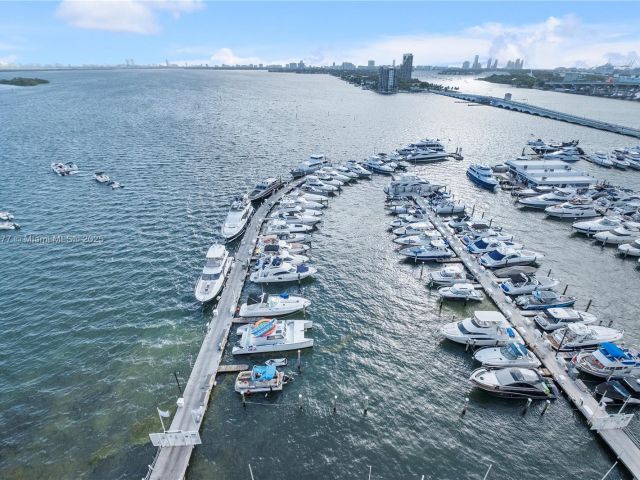 Apartment for rent  Unit #A-1733 - photo 6696152