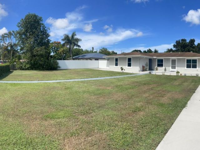 Home for sale at 2084 Laura Lane - photo 6659758