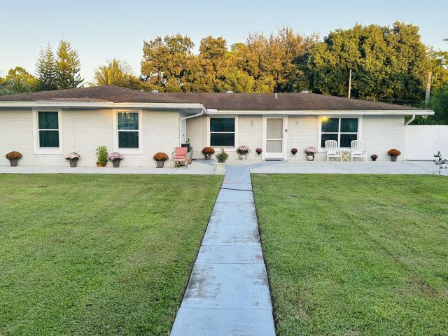 Home for sale at 2084 Laura Lane - photo 6659759