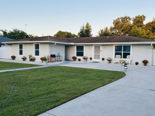 Home for sale at 2084 Laura Lane - photo 6659760