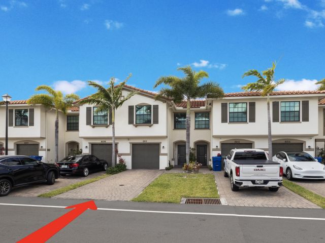 Home for rent at 6011 Woods Edge Circle - photo 6655109