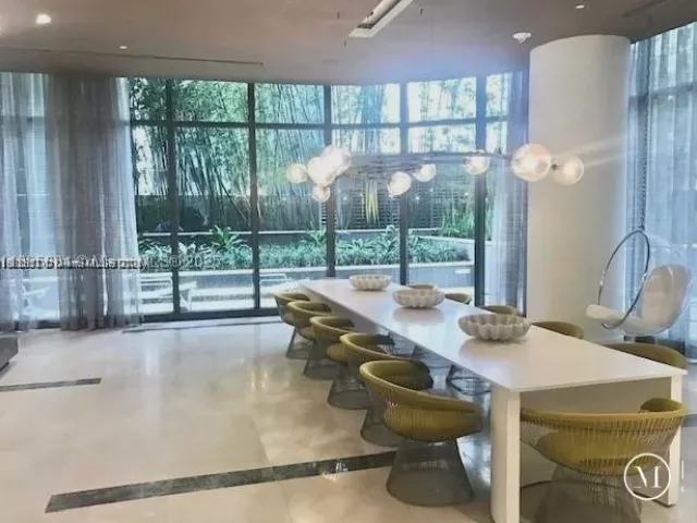 1-bedroom condo for sale in Miami - 45 SW 9th St 3009 - MondialRealty