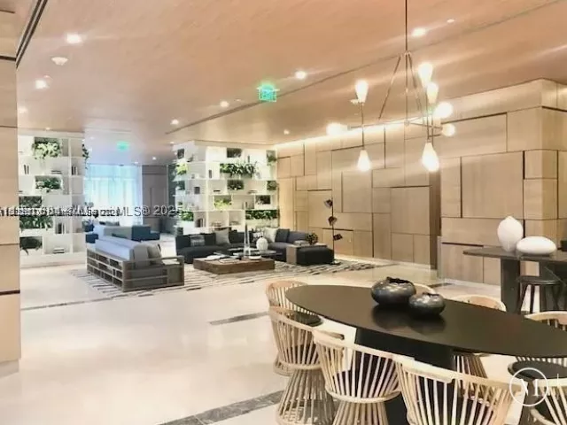 1-bedroom condo for sale in Miami - 45 SW 9th St 3009 - MondialRealty