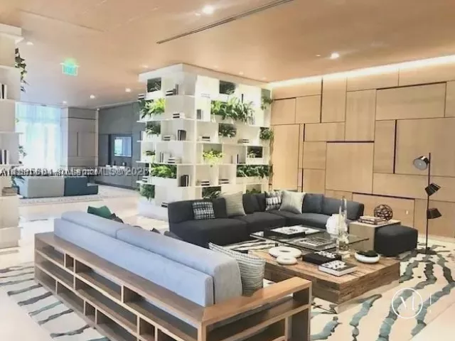 1-bedroom condo for sale in Miami - 45 SW 9th St 3009 - MondialRealty