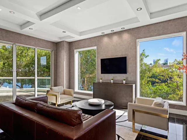 2-bedroom condo for sale in Aventura - 6000 Island Blvd 203 - MondialRealty