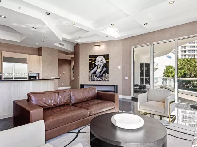 2-bedroom condo for sale in Aventura - 6000 Island Blvd 203 - MondialRealty