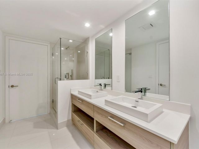 Apartment for rent  Unit #4804 - photo 6658696