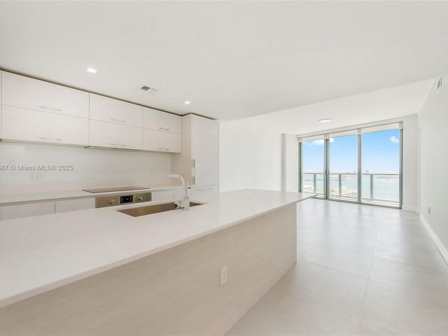 Apartment for rent  Unit #4804 - photo 6658704