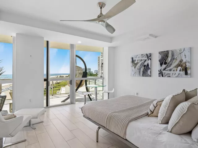 3-bedroom condo for sale in Fort Lauderdale - 1200 Holiday Drive 602 - MondialRealty