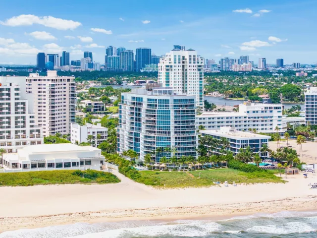 3-bedroom condo for sale in Fort Lauderdale - 1200 Holiday Drive 602 - MondialRealty