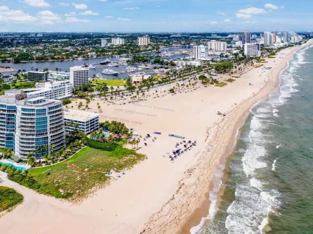 3-bedroom condo for sale in Fort Lauderdale - 1200 Holiday Drive 602 - MondialRealty