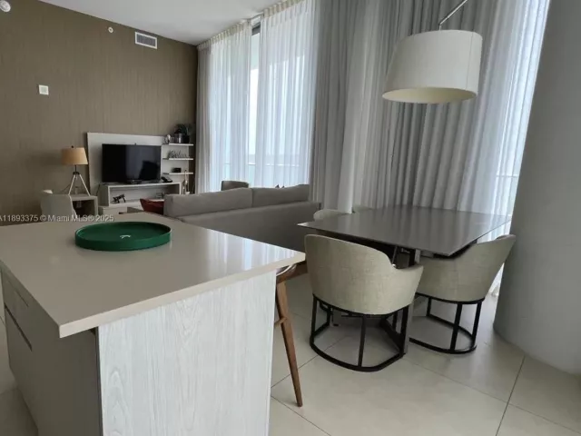 1-bedroom condo for rent in Hollywood - 4111 S Ocean Dr 405 - MondialRealty