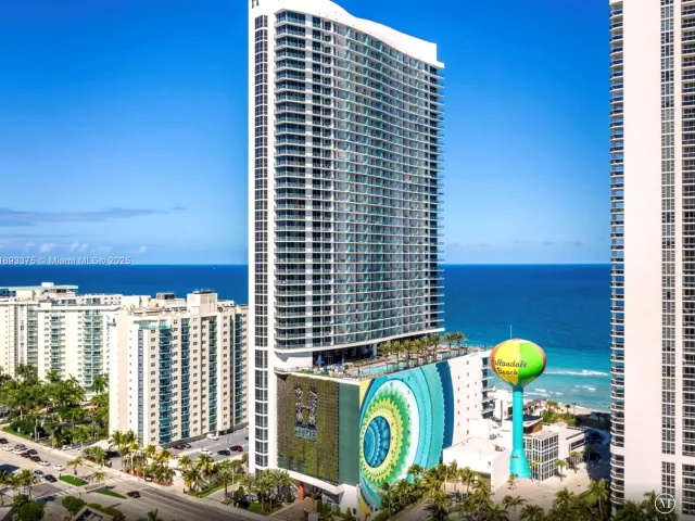 1-bedroom condo for rent in Hollywood - 4111 S Ocean Dr 405 - MondialRealty