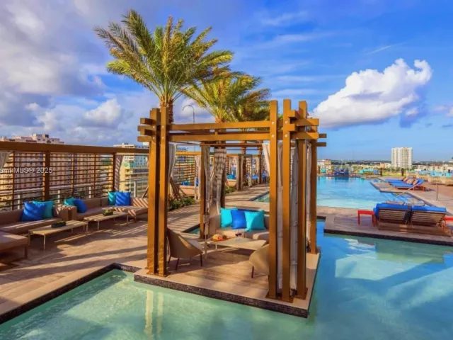 1-bedroom condo for rent in Hollywood - 4111 S Ocean Dr 405 - MondialRealty