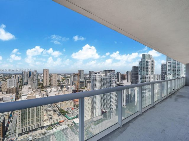 Apartment for sale  Unit #4311 - photo 6661240