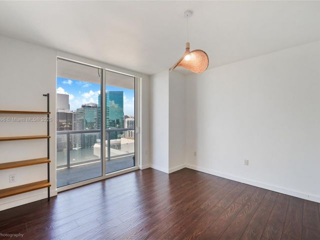 Apartment for sale  Unit #4311 - photo 6661243