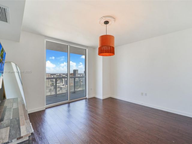 Apartment for sale  Unit #4311 - photo 6661248