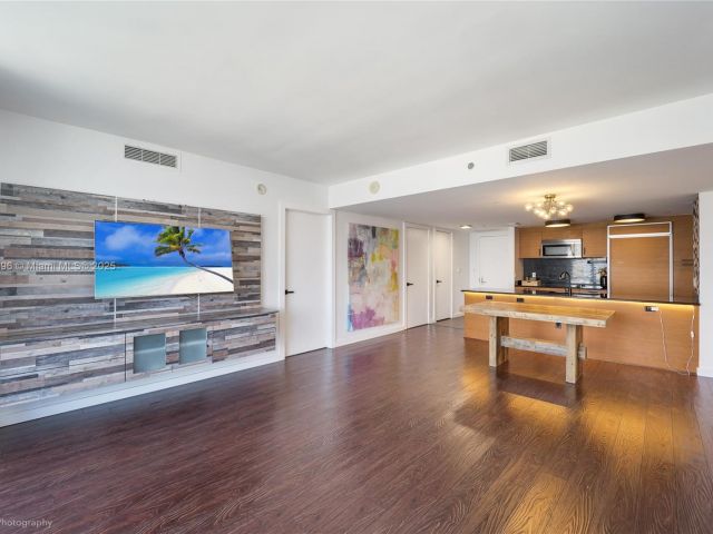 Apartment for sale  Unit #4311 - photo 6661250