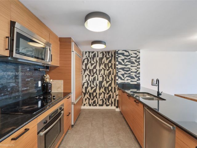 Apartment for sale  Unit #4311 - photo 6661251