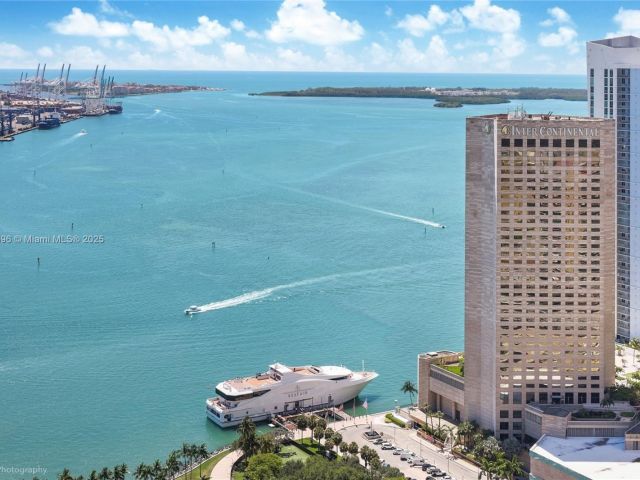 Apartment for sale  Unit #4311 - photo 6661253