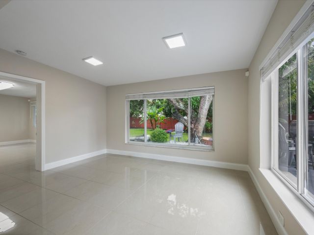 Home for rent at 1137 NE 1st Avenue - photo 6687498