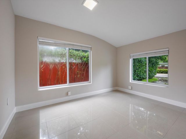 Home for rent at 1137 NE 1st Avenue - photo 6687503