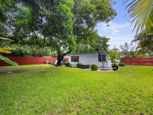 Home for rent at 1137 NE 1st Avenue - photo 6687509