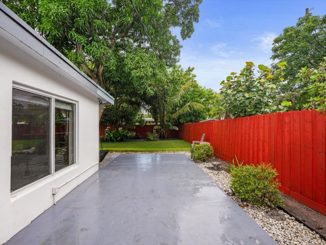 Home for rent at 1137 NE 1st Avenue - photo 6687510