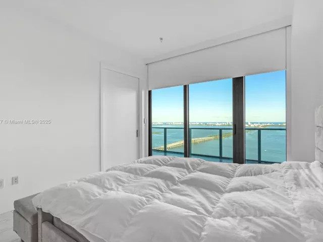 1-bedroom condo for sale in Miami - 480 NE 31st St 4302 - MondialRealty