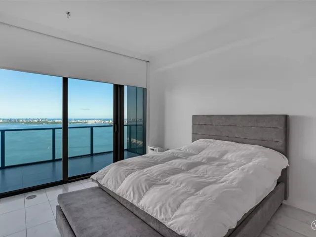 1-bedroom condo for sale in Miami - 480 NE 31st St 4302 - MondialRealty