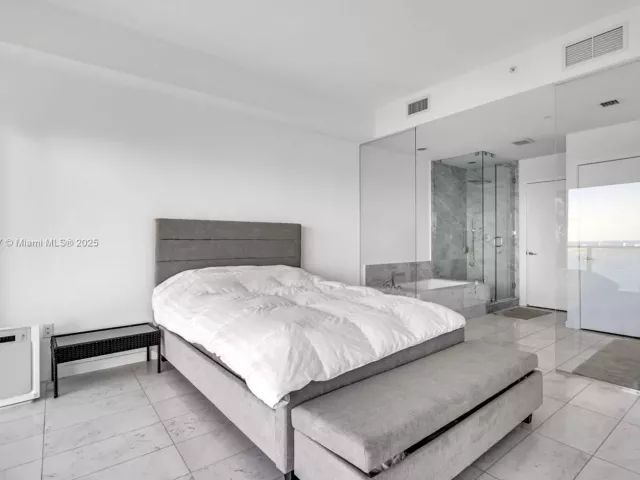 1-bedroom condo for sale in Miami - 480 NE 31st St 4302 - MondialRealty